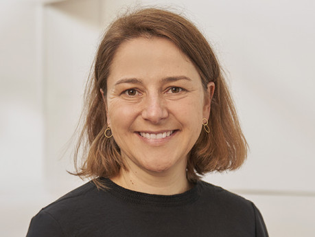 Portrait - Linda Nierling